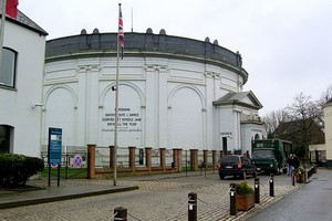 Hyrbil Waterloo
