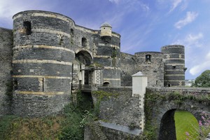 Hyrbil Angers