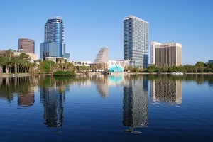 Billig Hyrbil i Orlando ➤ Våra erbjudanden för Biluthyrning inkluderar försäkring ✓ och obegränsad körsträcka ✓ för de flesta destinationer!