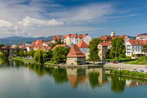 Hyrbil Maribor Flygplats